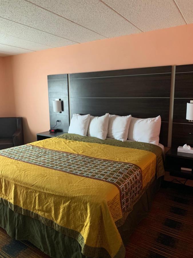Regency Inn & Suites Faribault Exteriör bild
